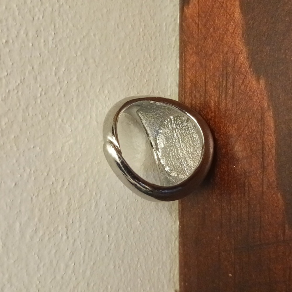 Ring - Picture 2 of 2
